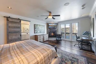 Deer Valley Luxury Mountainside Escape, Outdoor Seating, Private Hot Tub, Walk to Hiking Trails โรงแรมใน