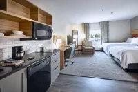 Candlewood Suites HOT SPRINGS by IHG Hotel a 