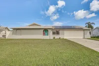 Sunset Views & Hot Tub: Lakefront Holiday Retreat! - Wifi