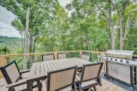 Hot Tub • Mountain Views • Firepit • Dog Friendly