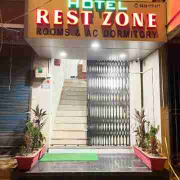Rest Zone A.C. Dormitory Hotel Exterior