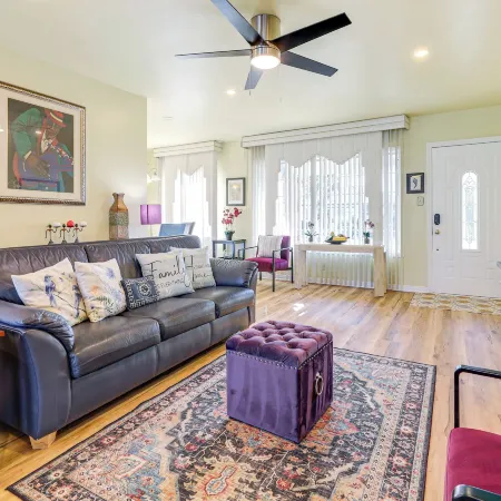 Stylish Home Near Sofi Stadium, LAX & Long Beach Hotels in Compton