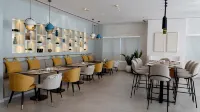 Nour Arjaan by Rotana - breakfast