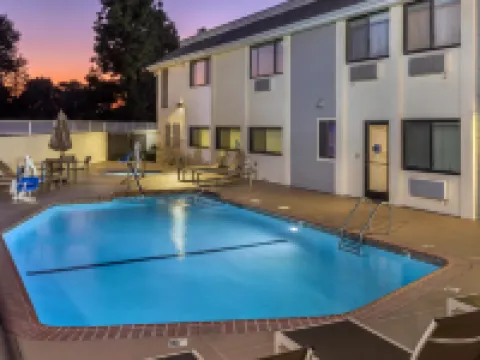 Best Western Town  Country Lodge Hotels in Tulare
