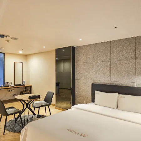 Namyangju W Hotel Hopyeong Branch Отели рядом с достопримечательностью «Гробница Сарын»