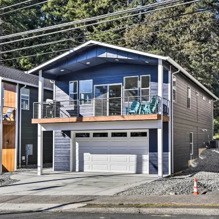 Stunning Stevenson Retreat w/ Mountain Views!