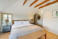 Victorian Carpinteria Apartment < 1 Mi to Beach! - Pet friendly