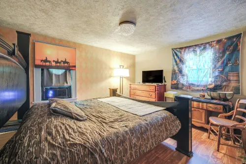 7 Mi to Cuyahoga Valley NP: Walkable Apt! - Huoneistot