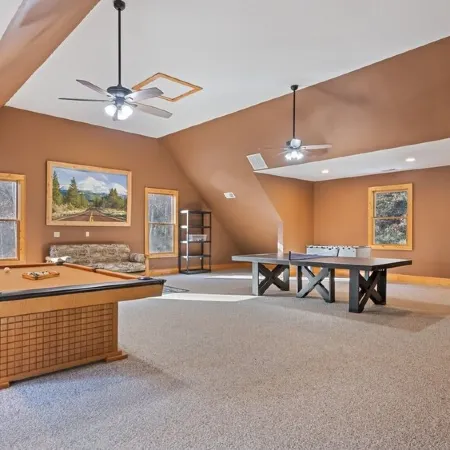 Luxury Creekside Lodge with Hot Tub & Game Room, Great for Large Groups!