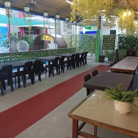 D Builders Hotel