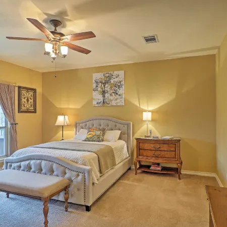 Round Rock Lakefront Home w/ Water Toys & Fire Pit