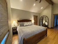 Your family wants to relax in the mountains from the deck @ Montaña Azul, Mt CB!