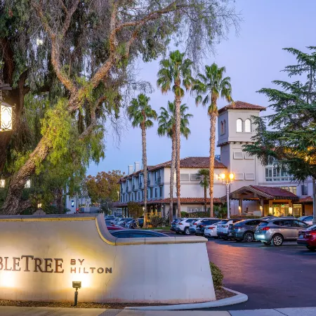 DoubleTree by Hilton Campbell - Pruneyard Plaza