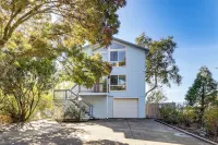 Panoramic Views! Home w/ Boat Slip on Clear Lake - 3 tähden