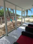 Serenity on the Bay1 - One Bed Airport Supermarkets Shops and Restaurants Close!