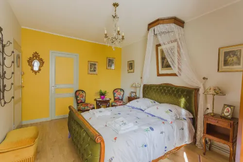 La Petite Maison près de l'Eglise - Homestays