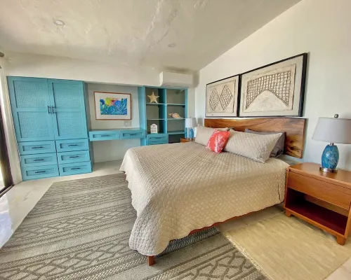 Coastal Casual Bliss: Beach + Pool + Rooftop Deck + Generator + Fast Internet Hotels in Chelem