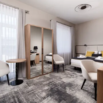 Dream Boutique Aparthotel Отели рядом с достопримечательностью «Главная рыночная площадь»