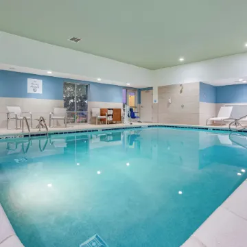 Holiday Inn Express & Suites ELKHART NORTH by IHG