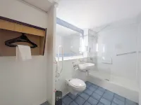 卡迪夫燈塔酒店