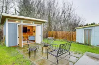 Entertainment Shed! Pet-friendly Oregon Coast Home