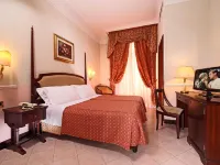Hotel Nizza Hotels near سانتا براسّيَدى