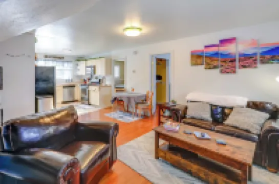 2 Mi to Dtwn: Cozy Getaway in Fairbanks! Hotels in 