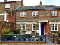 Melanie's Cottage - parking