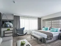 Hotel Agenda Louise โรงแรมใกล้ปลาสฟลาเฌย์