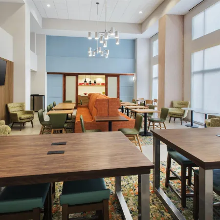 Hampton Inn & Suites Greenfield