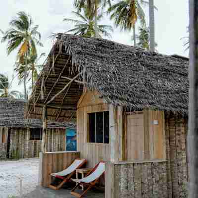 Kanga Beach Paradise Hotel Exterior