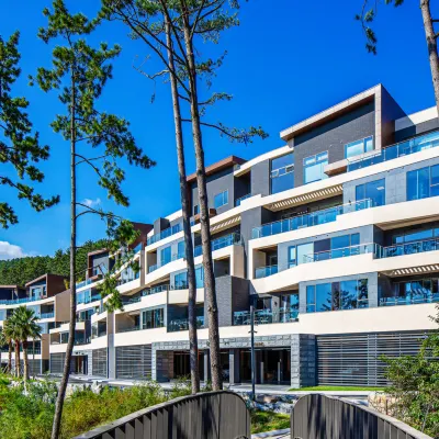 Haeundae Beach Restmons Hotels near Cheonggwang Florist