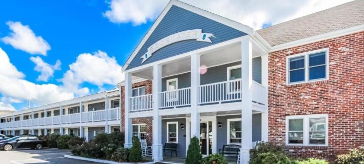 Edgewater Beach Resort Hotels in Dennis