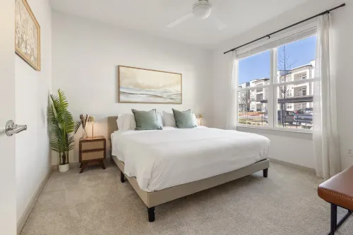 Stylish Ground Floor 2BR 2BA with Private Patio