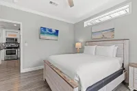 Pet Friendly Beach House - Lazy Palms