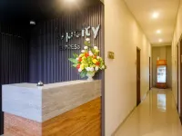 UpCity Express Hotel Semarang by Pillow Hotels in Banyumanik