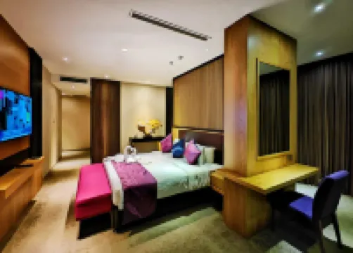 格林斯套房酒店