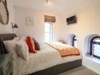 1 Chapel Place Hotels in 