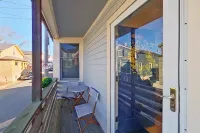 Newport Harbor View Cottage w/ Decks & Parking