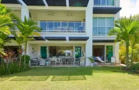 The Beach View Playabonita Beachfront Pool