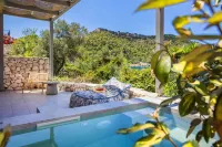 Chromata Assos Villas Kefalonia - Pools