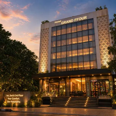 Grand FFOUR near Nehru Place, Delhi イスクコン寺院周辺のホテル