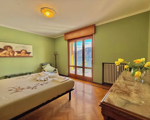 Isola Vista - Terrazzo Hotels in Sala Comacina