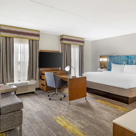 Hampton Inn & Suites Augusta West