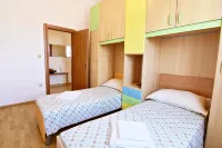 Bright flat with shared pool in Tar - balcony