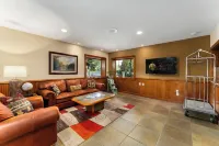 Redwood Hyperion Suites