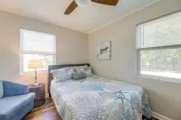 Walk to Beach & Family Fun! Emerald Isle Home - parking