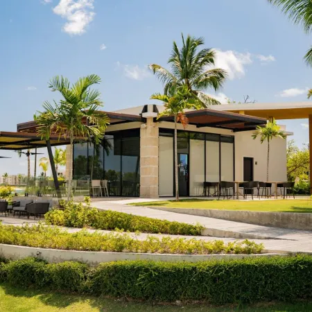 2-Level Retreat + Jacuzzi | Free Airport Transfer