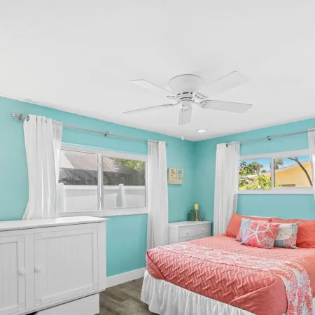 4822 Fairview Dr