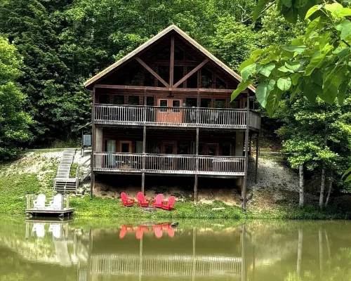 Hot Tub!!! 2 Large Decks on Spirit Lake Hotels in Wolfe County